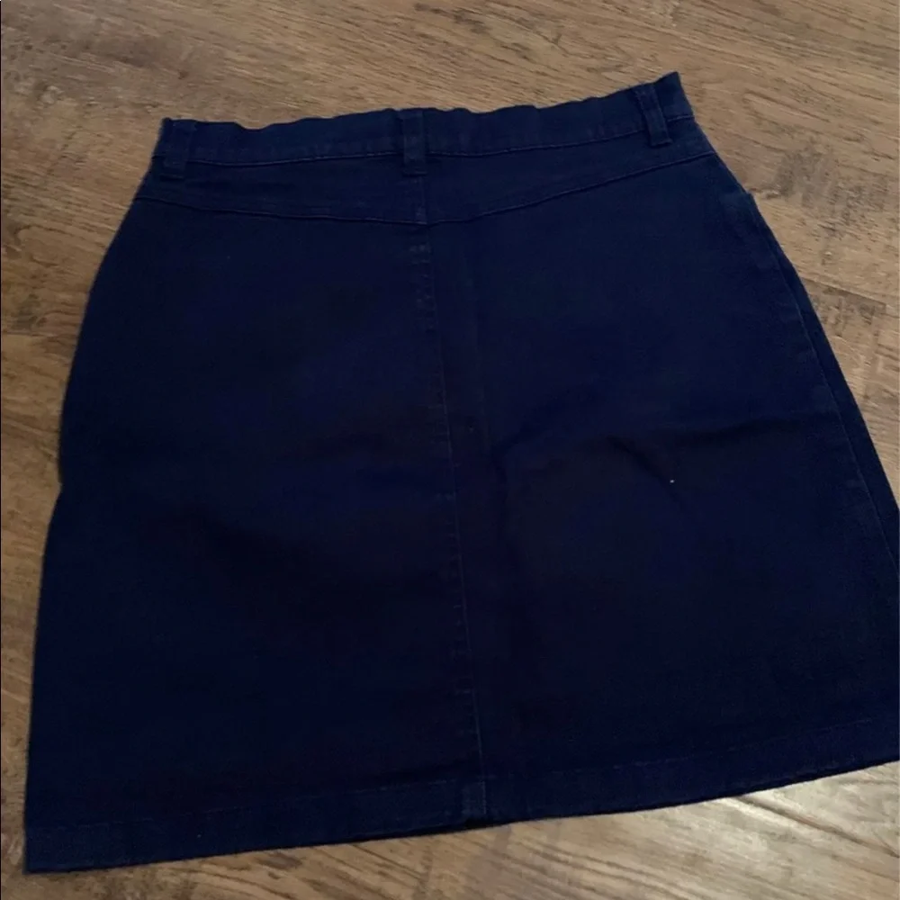 Girls school uniform skirt 16 new
